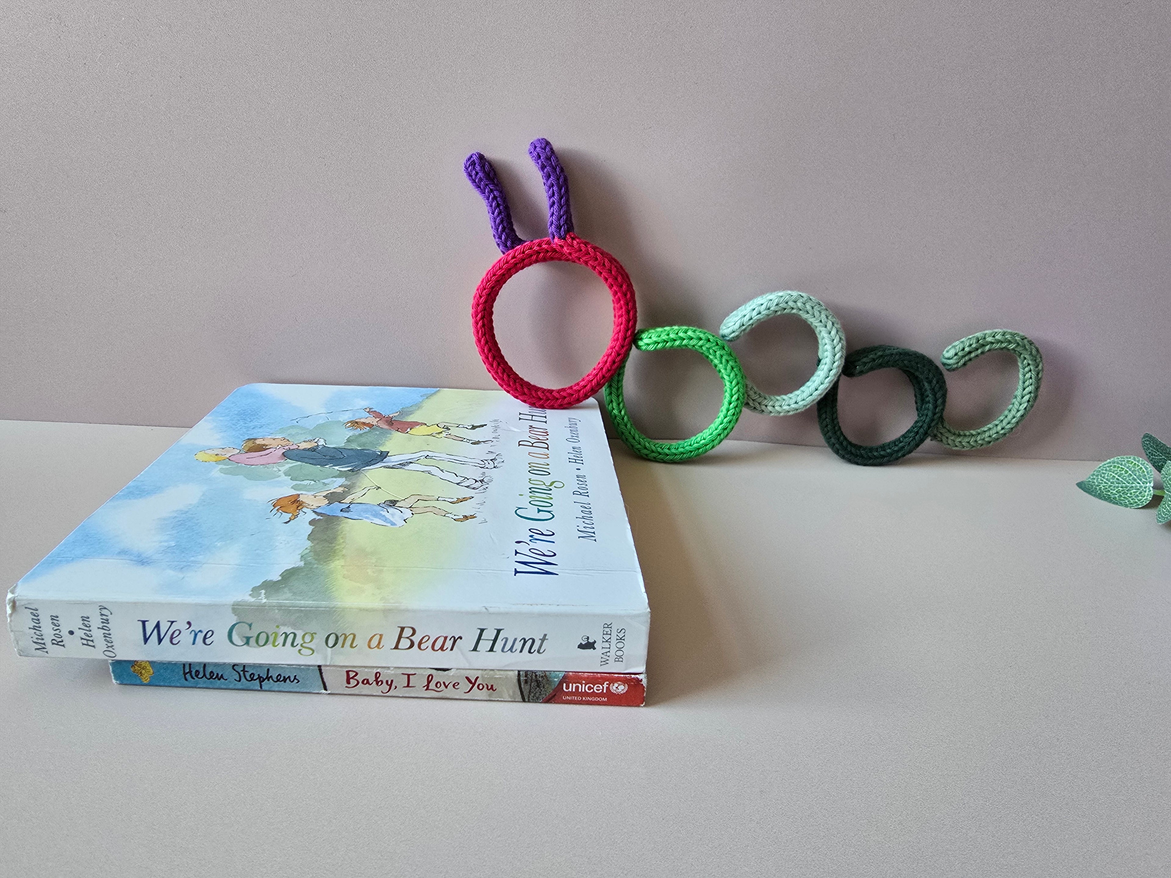 Knitted Wire Bookworm Wall Decor