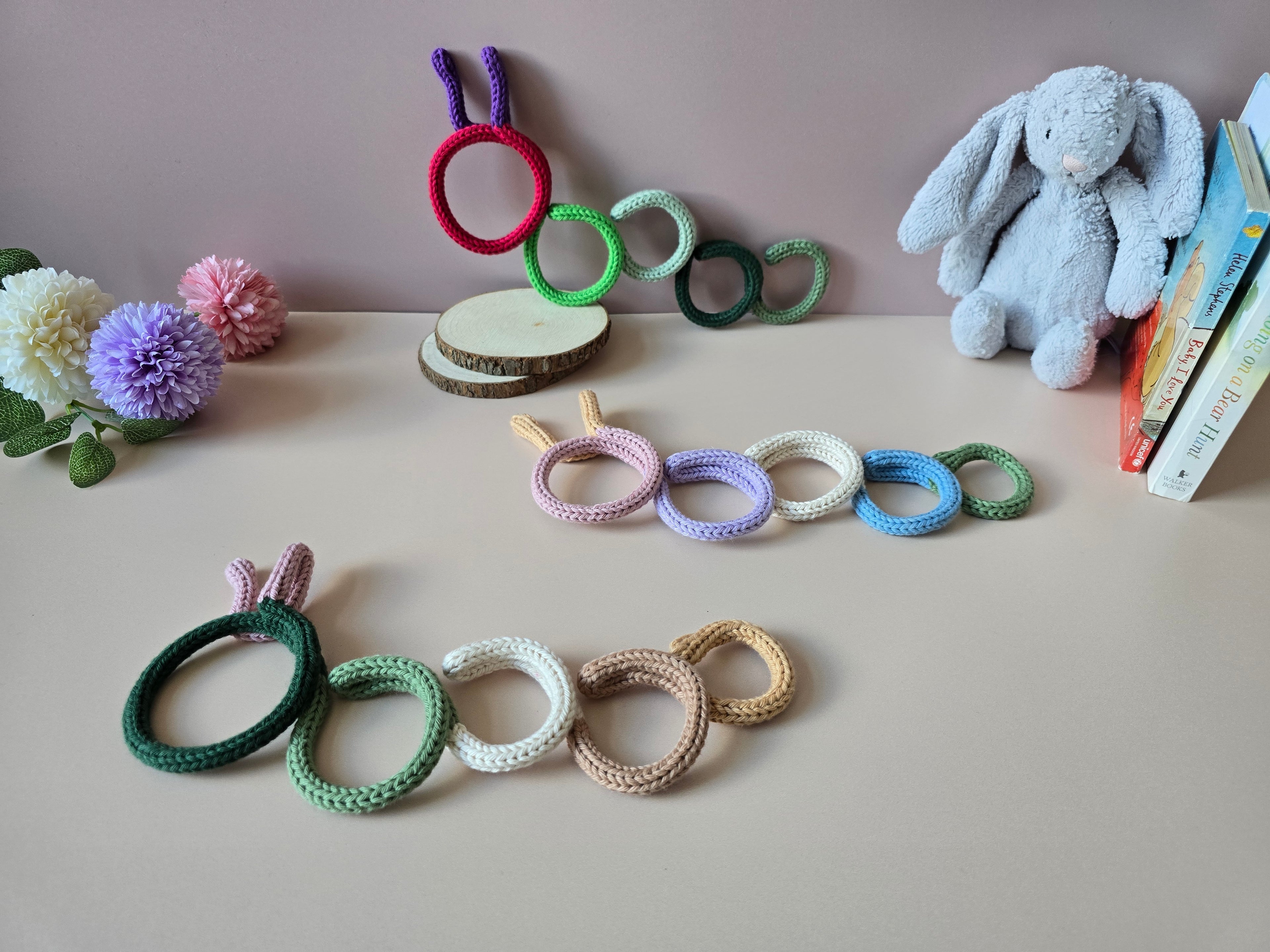 Knitted Wire Bookworm Wall Decor