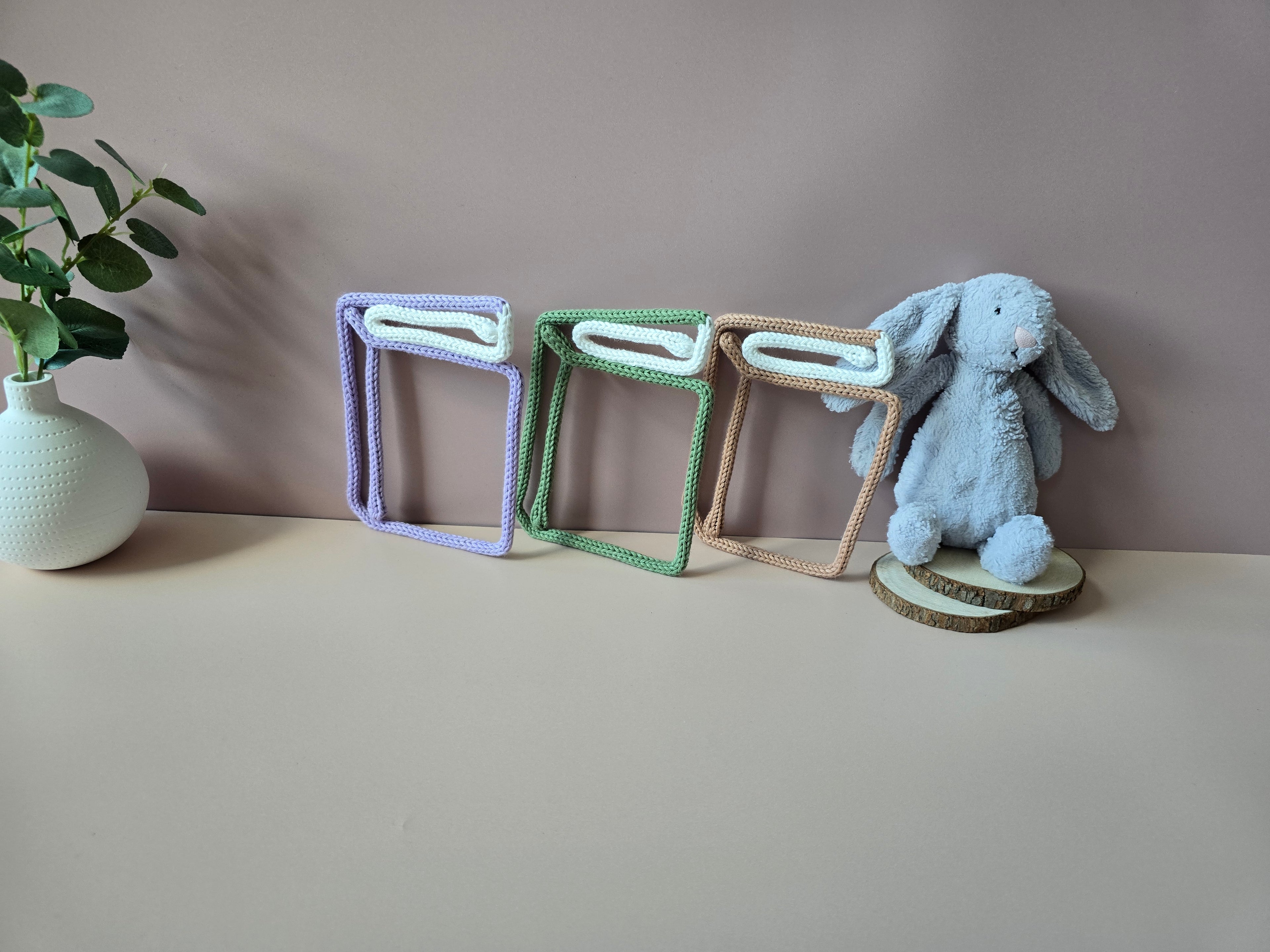 Knitted Wire Single Book Wall Decor for Reading Corners