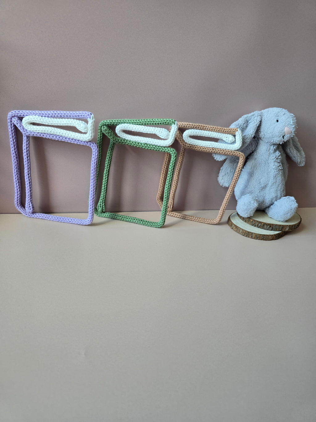 Knitted Wire Single Book Wall Decor for Reading Corners