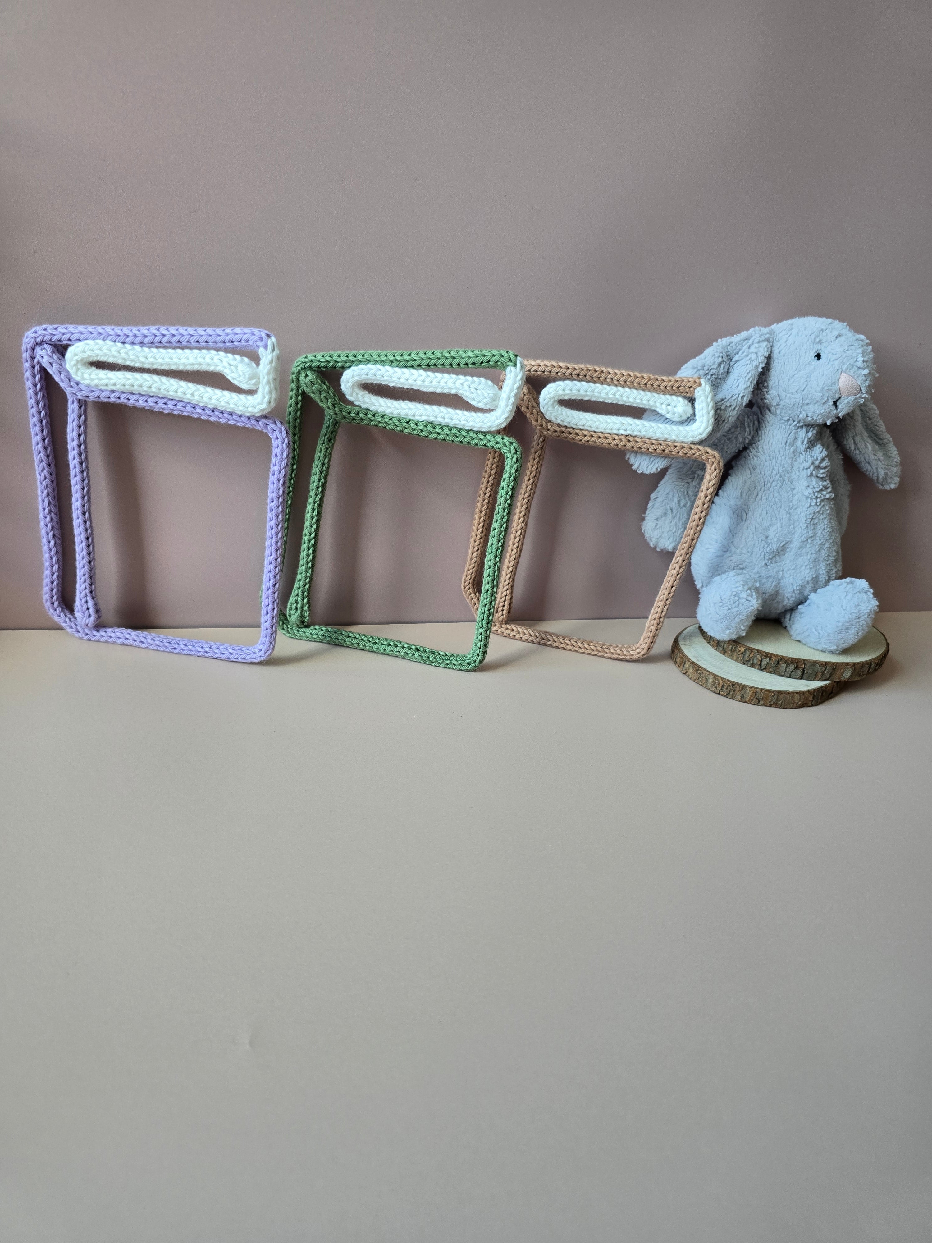 Knitted Wire Single Book Wall Decor for Reading Corners