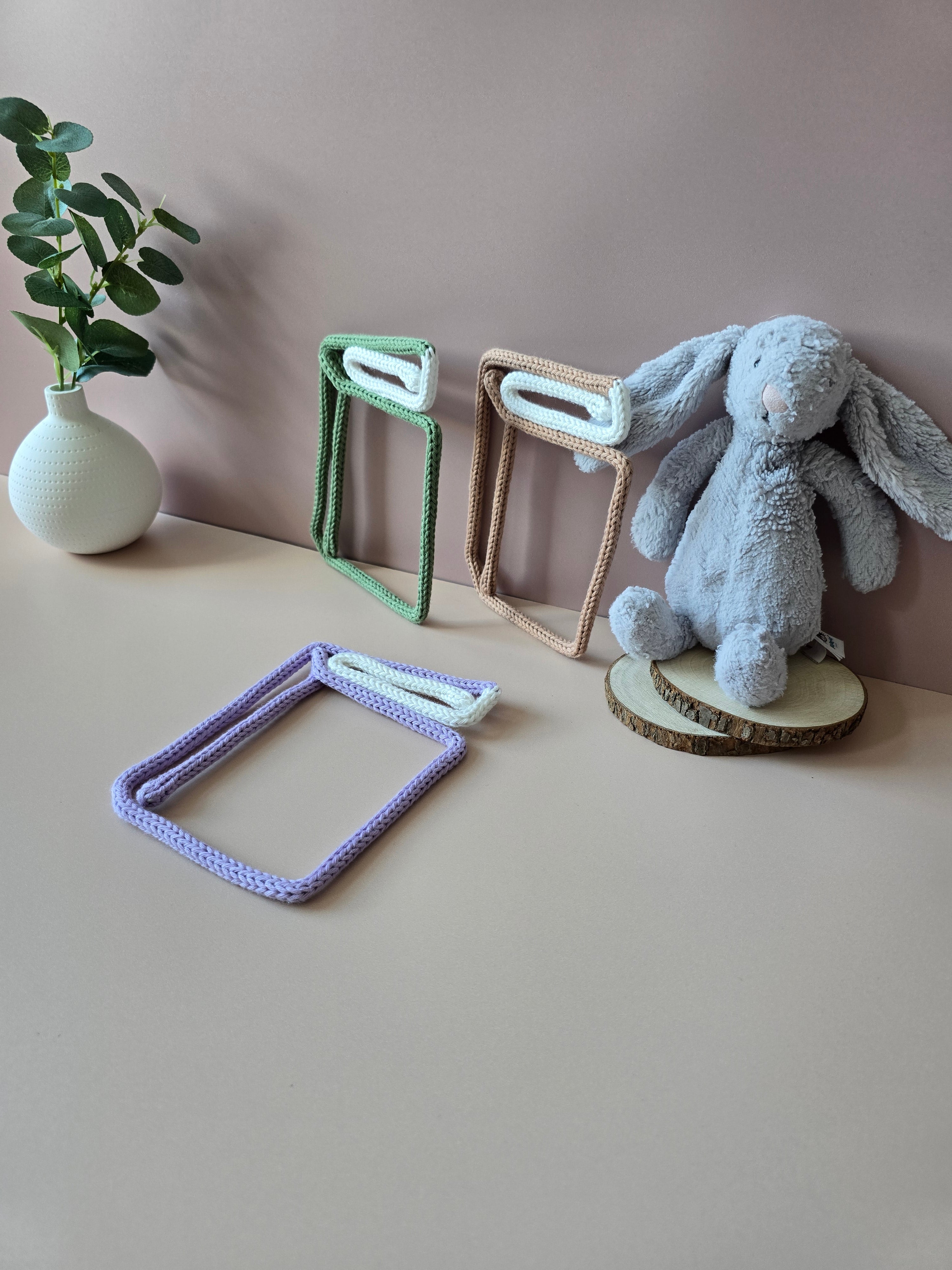 Knitted Wire Single Book Wall Decor for Reading Corners