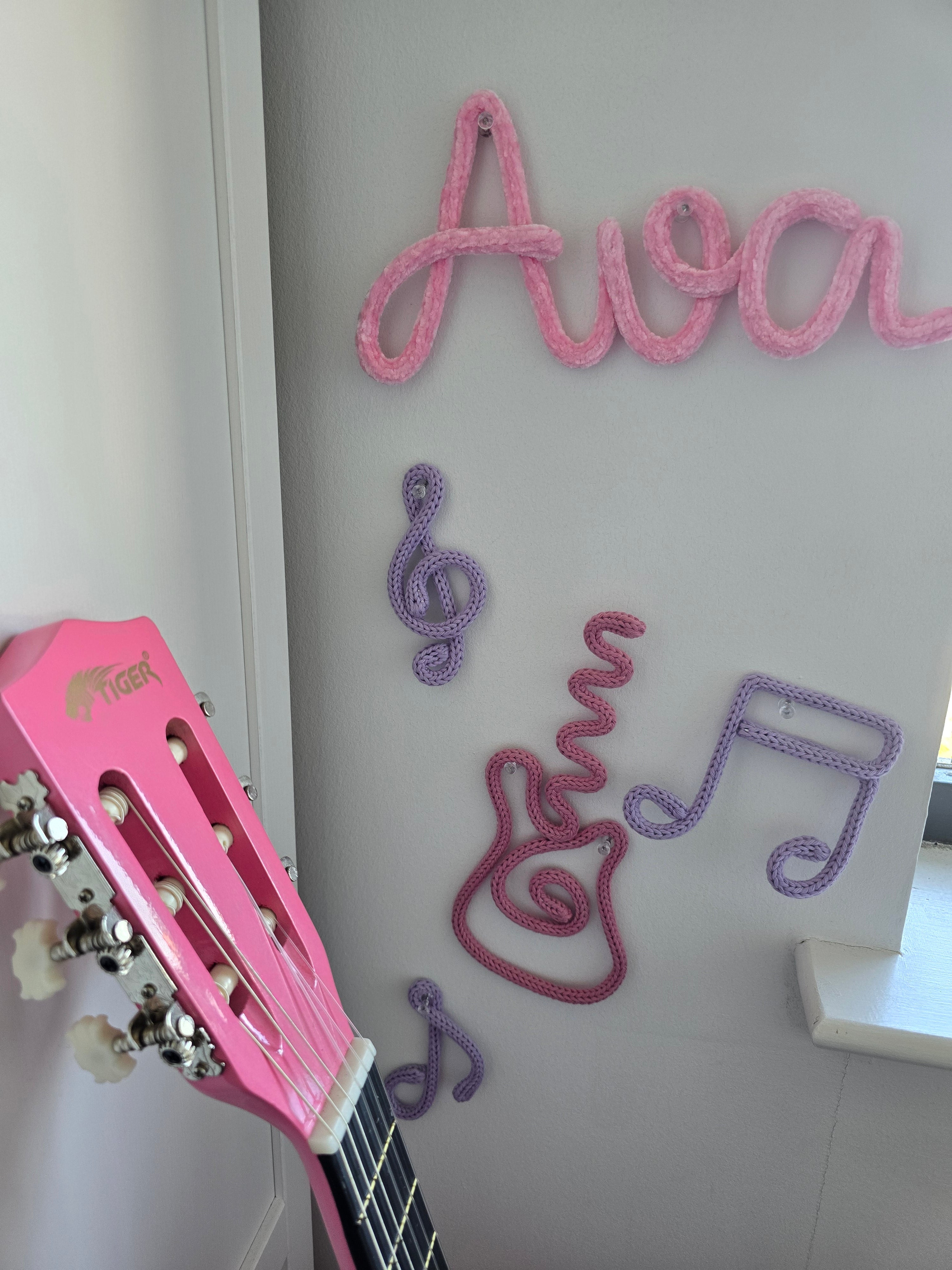 Knitted Wire Music Wall Decor