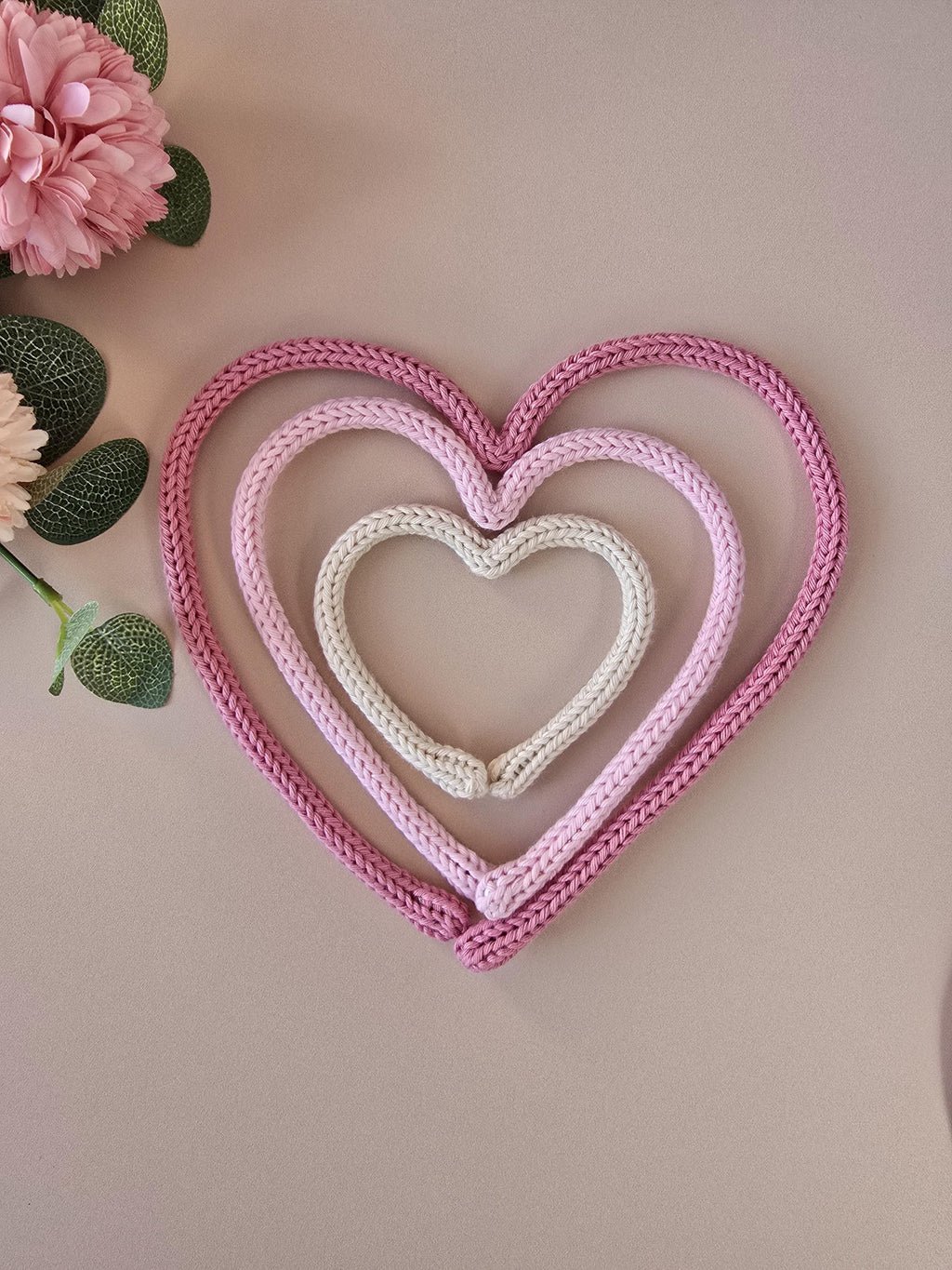 Knitted Wire Heart Wall Decor