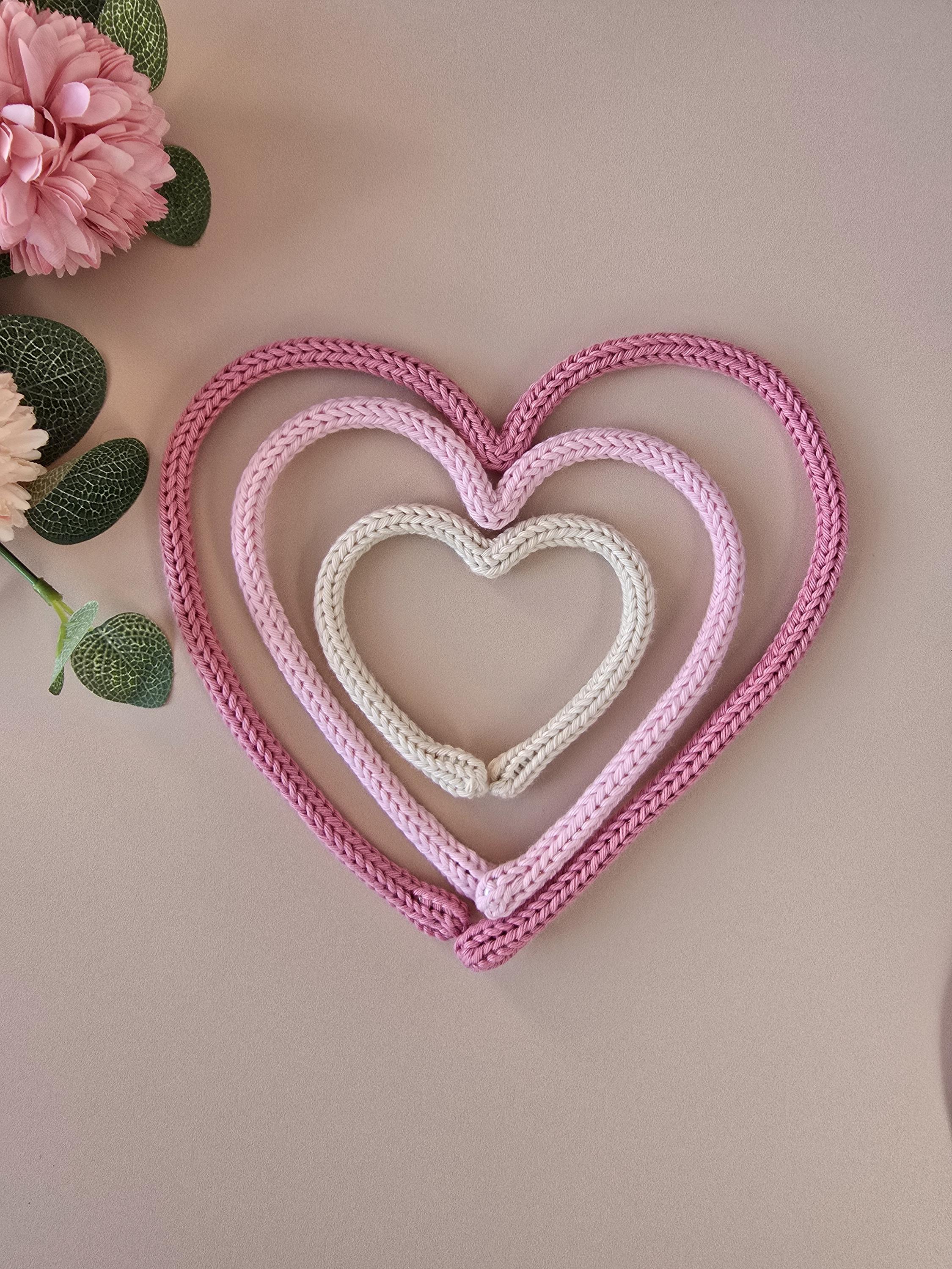 Knitted Wire Heart Wall Decor