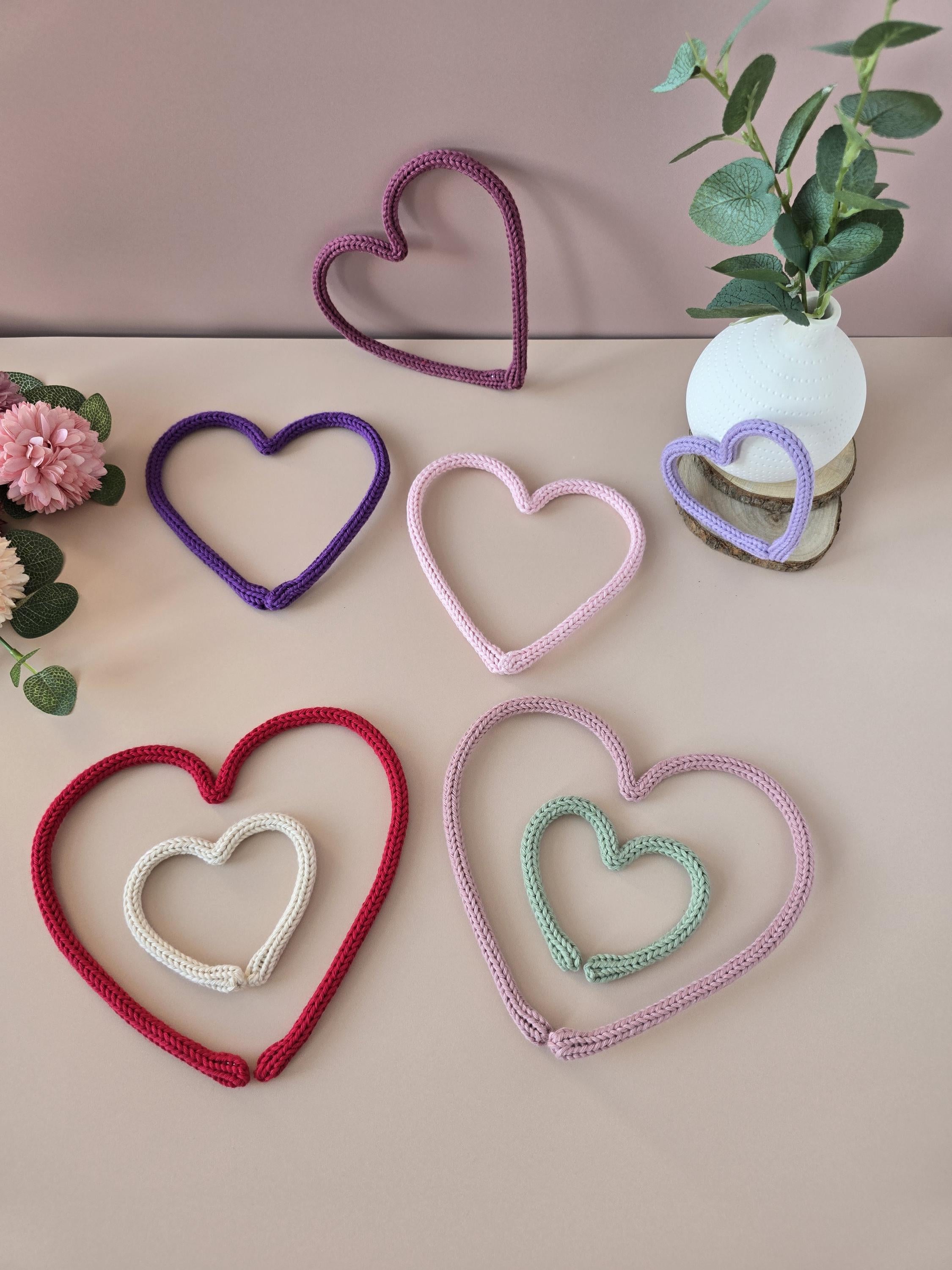 Knitted Wire Heart Wall Decor
