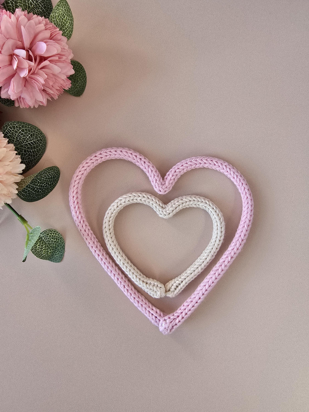 Knitted Wire Heart Wall Decor