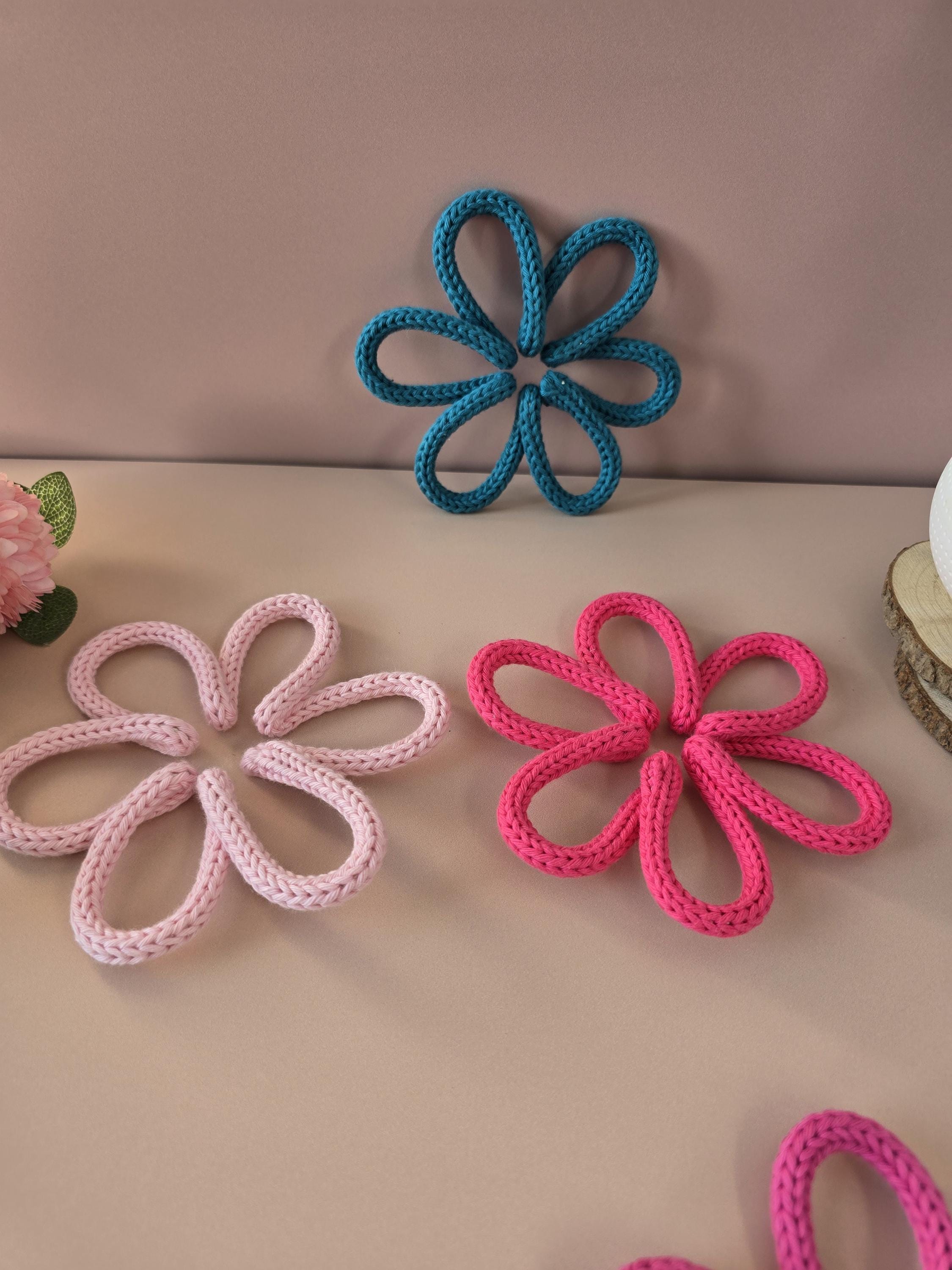 Knitted Wire Daisy Flower Decor