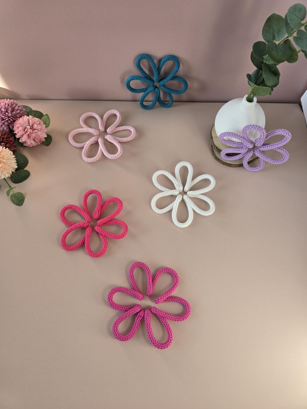 Pink knitted wire daisy flower decoration for nursery decor