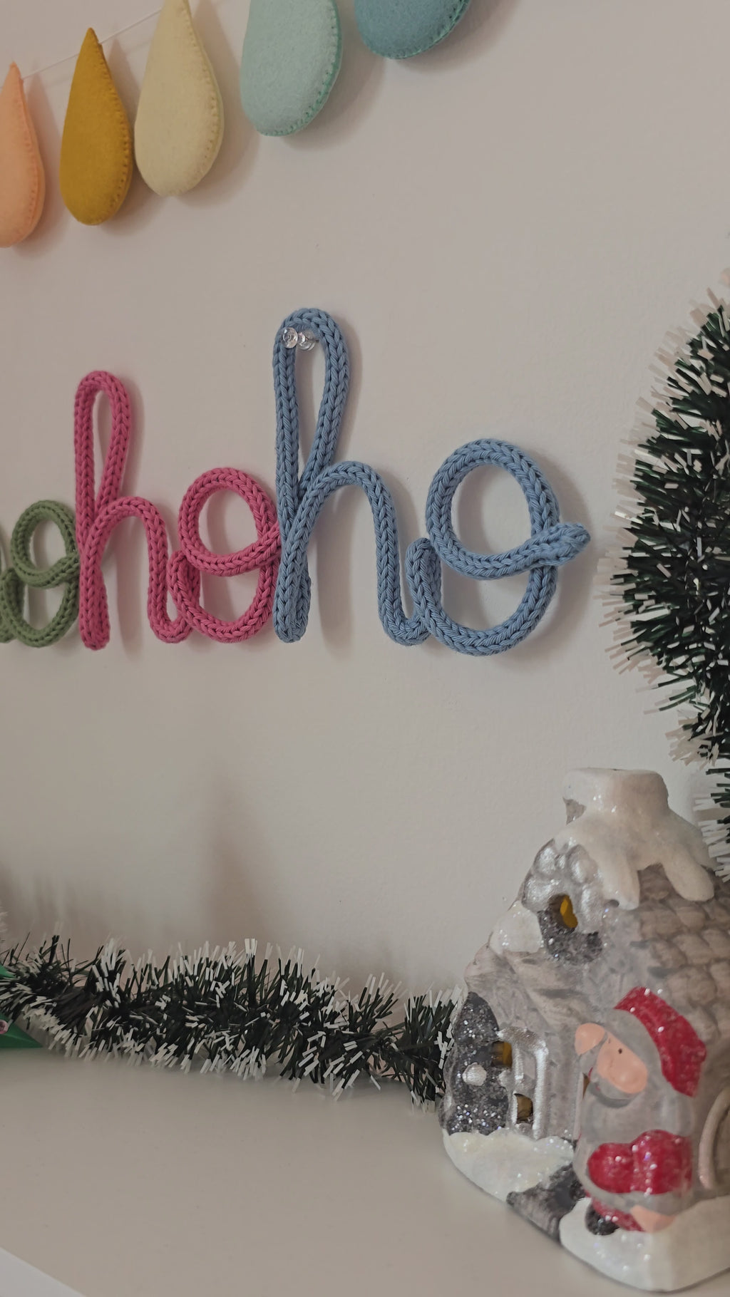 HO HO HO Knitted Wire Christmas Sign