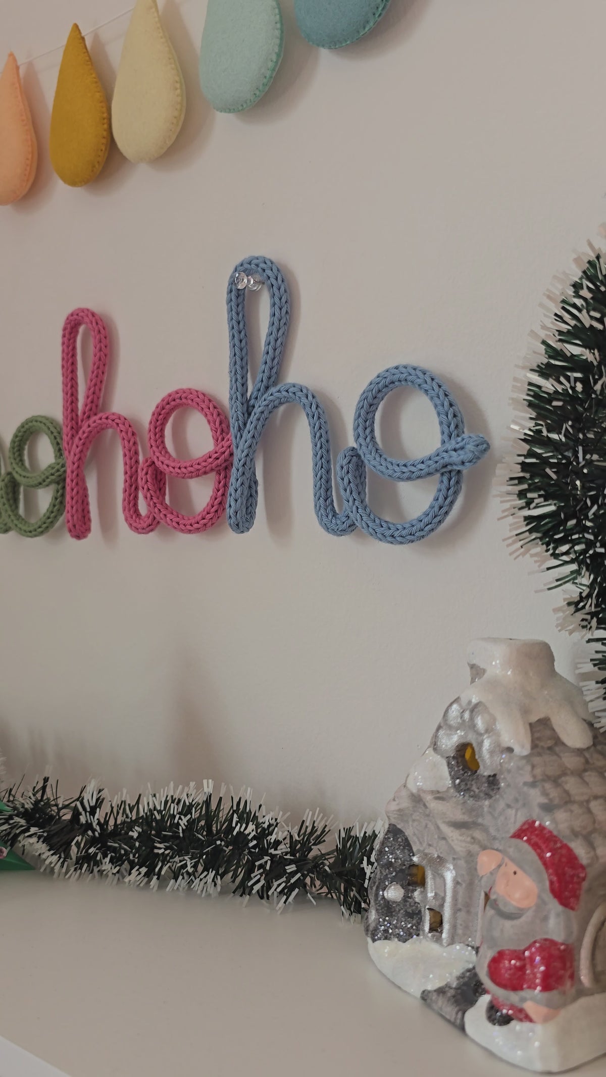 HO HO HO Knitted Wire Christmas Sign