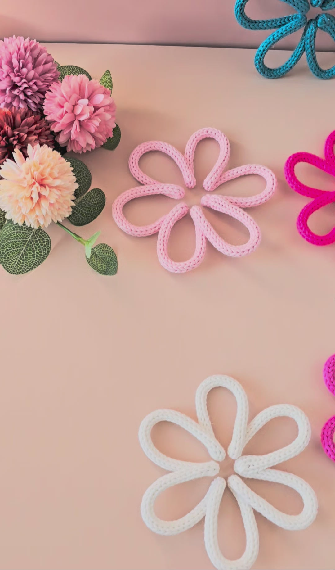 Knitted Wire Daisy Flower Decor