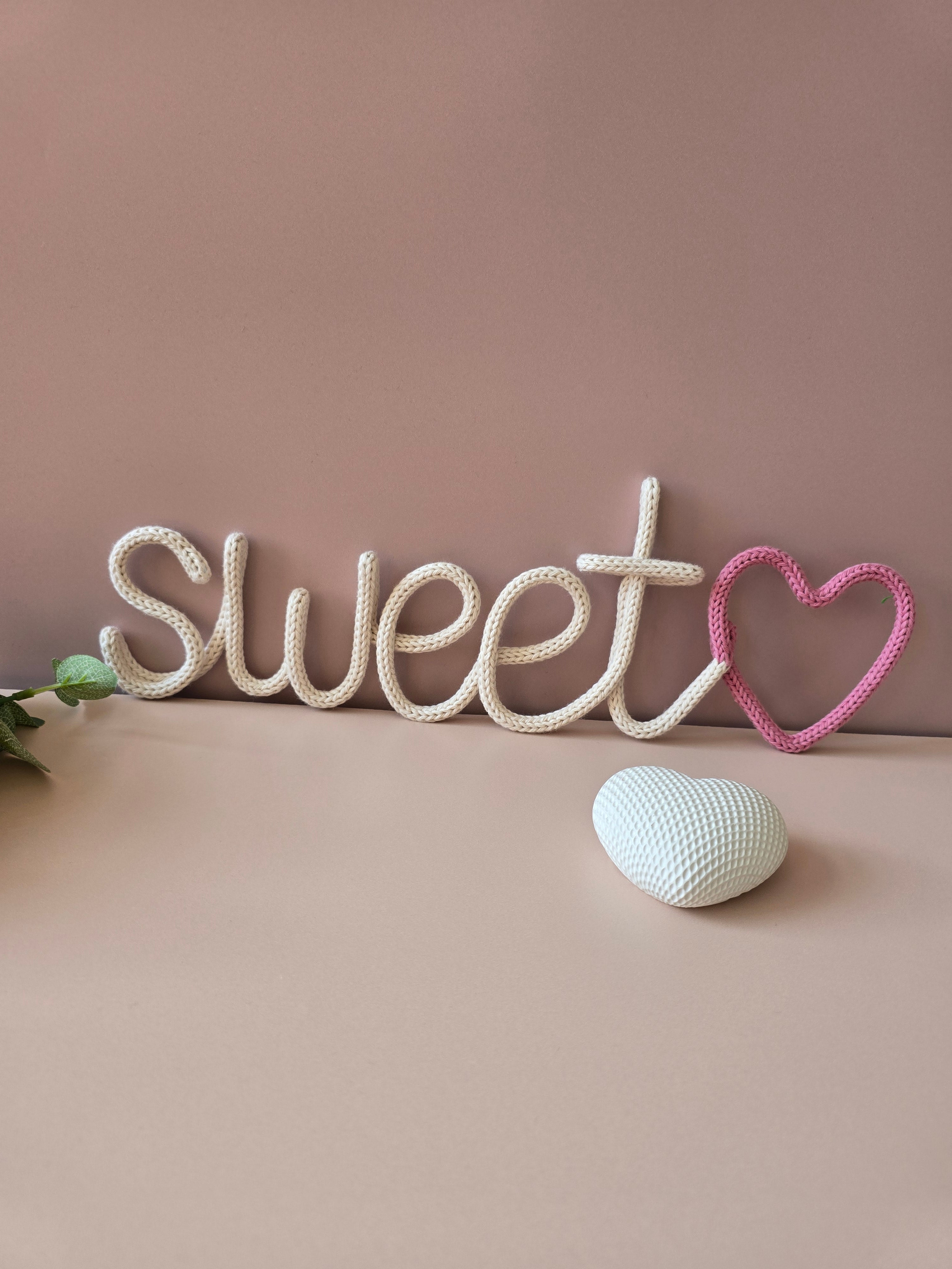 Handmade Sweetheart knitted wire sign with pink heart